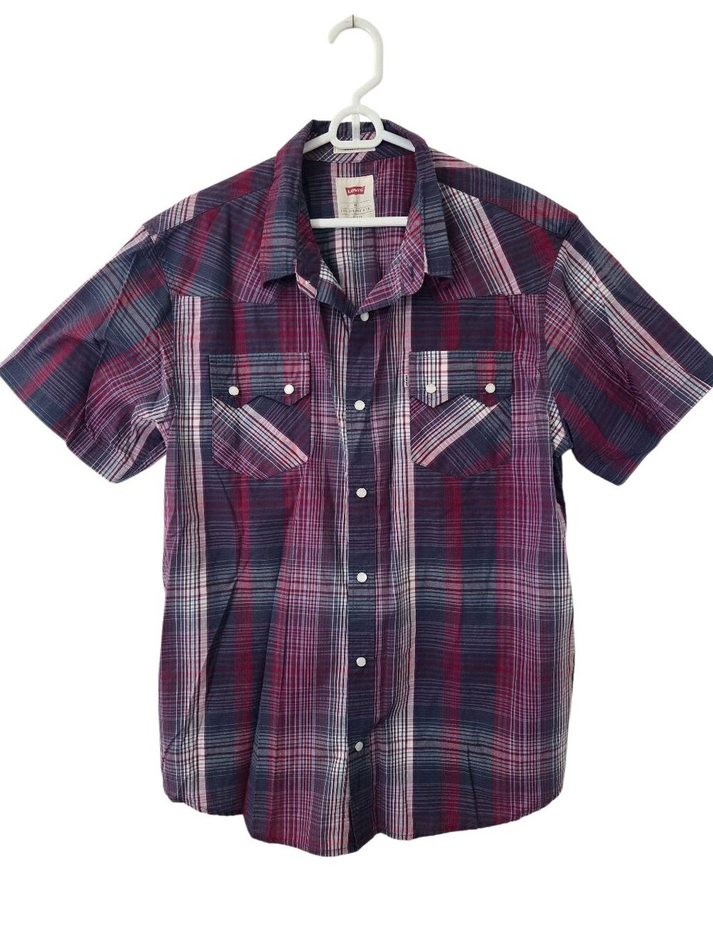 Levi's Standard Fit Plaid Short Sleeve Button Down Shirt With Snap Closures